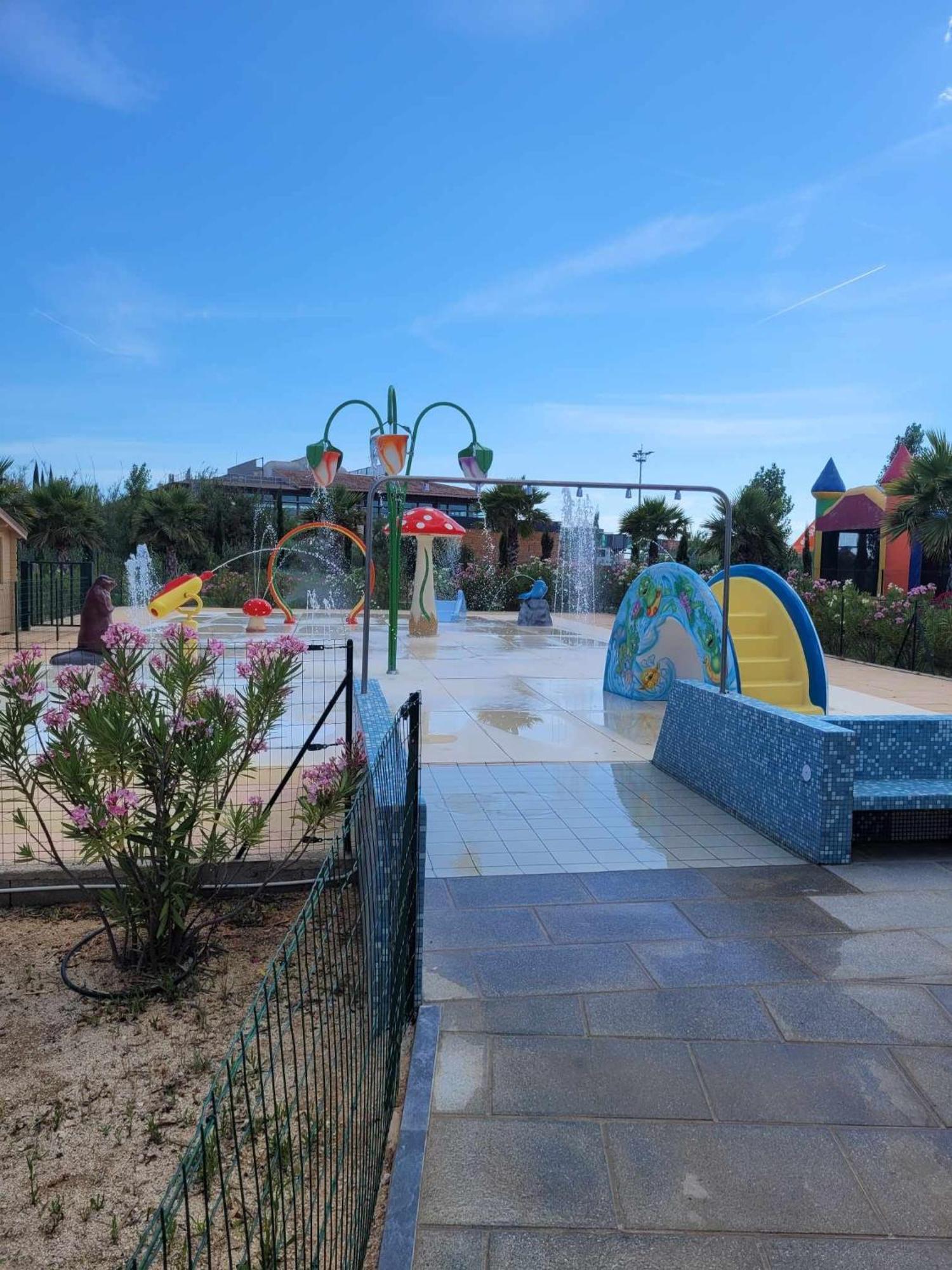Mobil-home A 200 M Des Plages